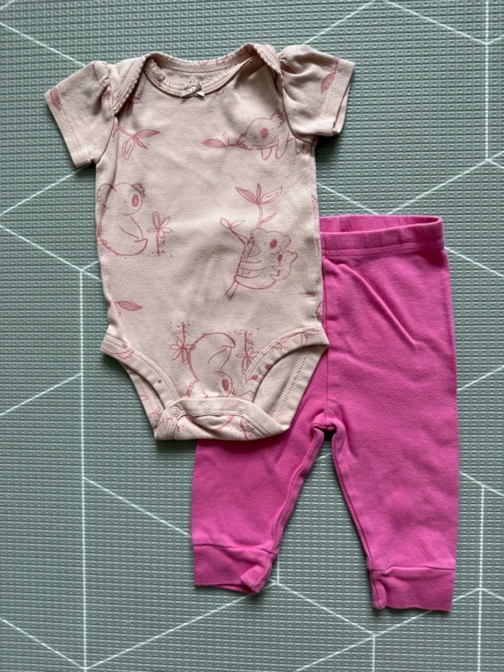 Carters|Baby girl blush Pink Bodysuit in Koala print & Bright Pink Leggings Set•